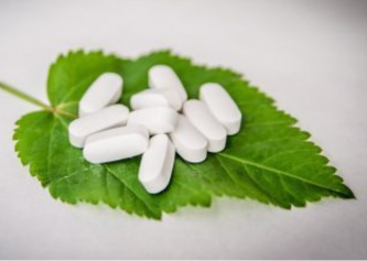 natural nootropic tablets on leaf